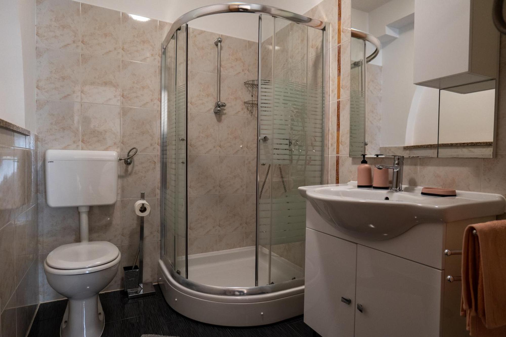 Irena'S Place A1 Rovinj Bagian luar foto