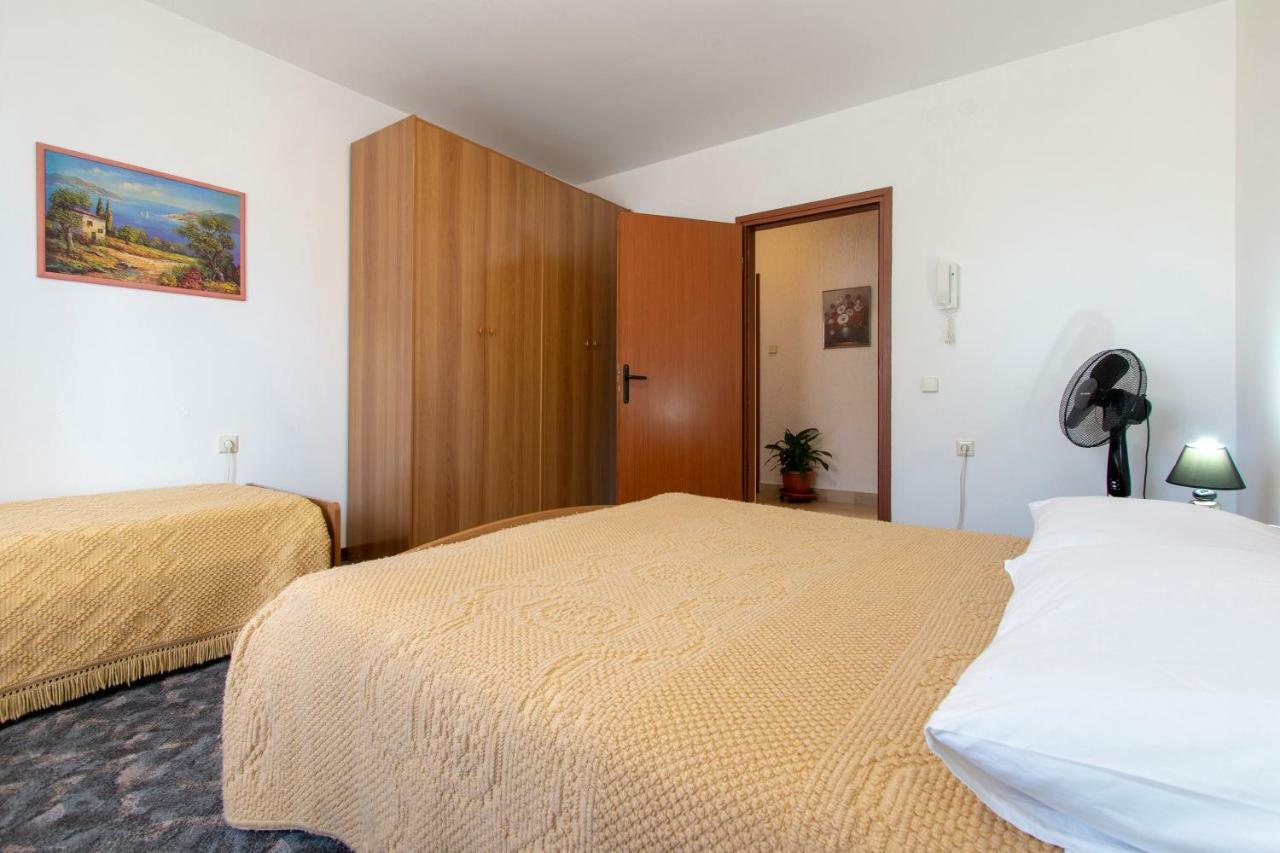 Irena'S Place A1 Rovinj Bagian luar foto
