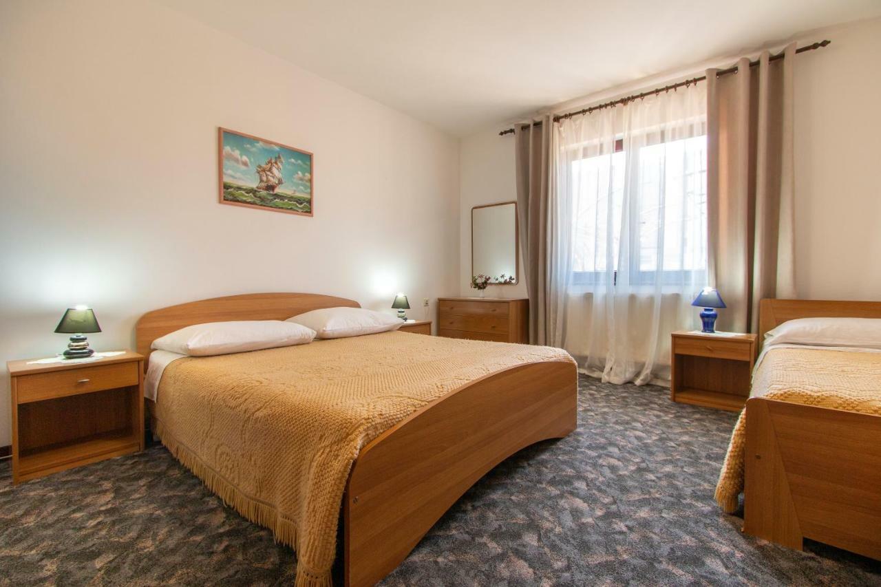 Irena'S Place A1 Rovinj Bagian luar foto