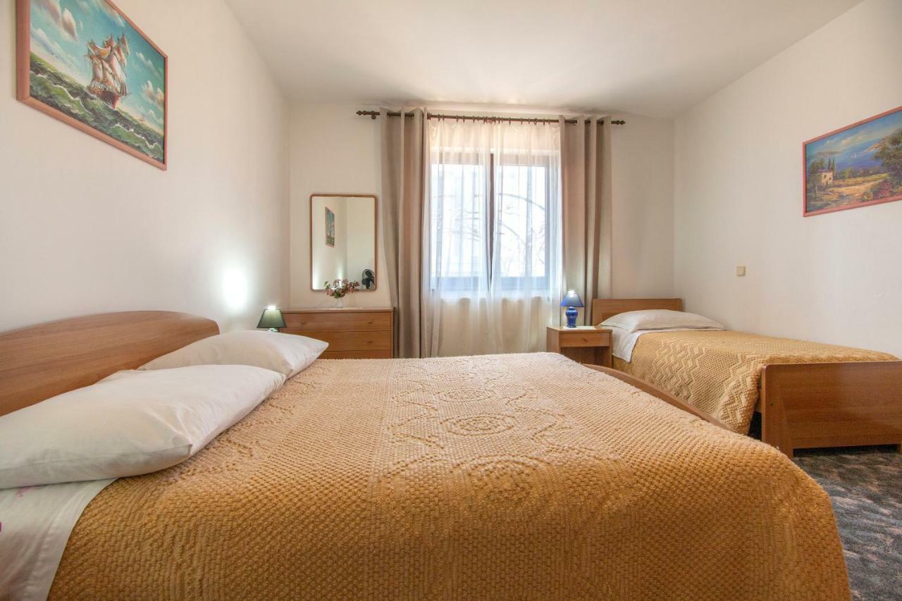 Irena'S Place A1 Rovinj Bagian luar foto
