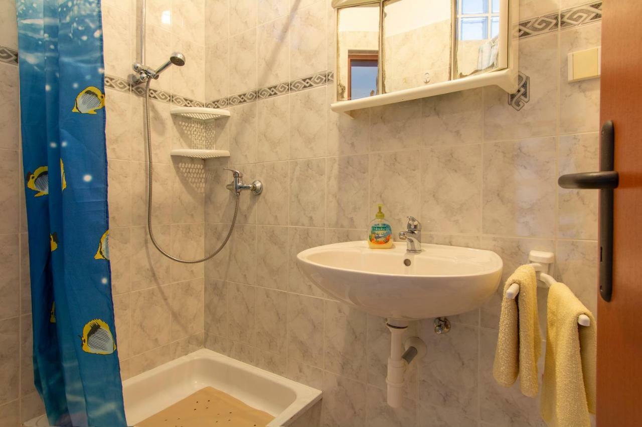 Irena'S Place A1 Rovinj Bagian luar foto