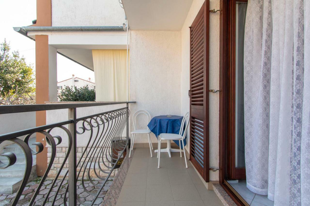 Irena'S Place A1 Rovinj Bagian luar foto