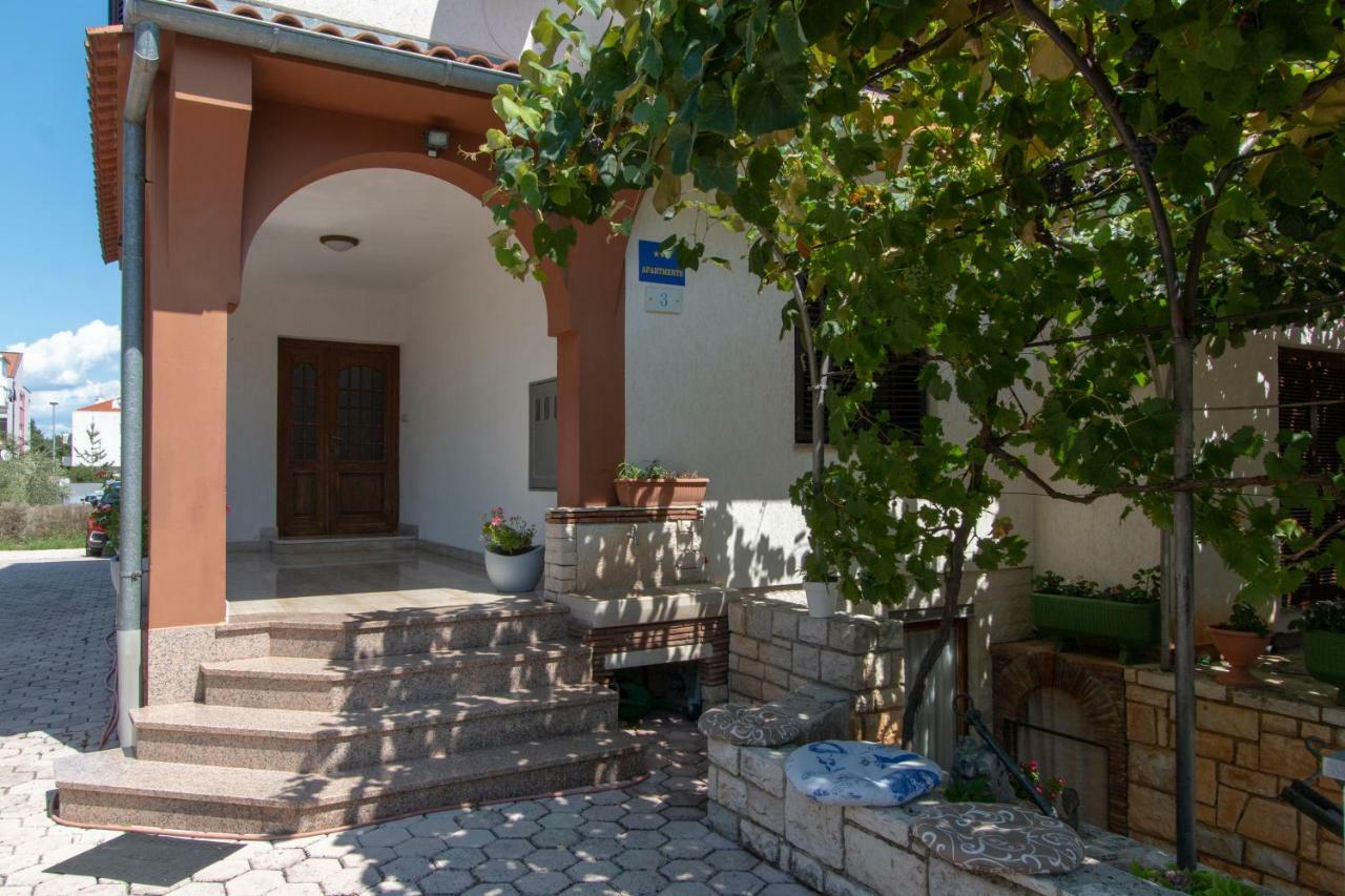 Irena'S Place A1 Rovinj Bagian luar foto